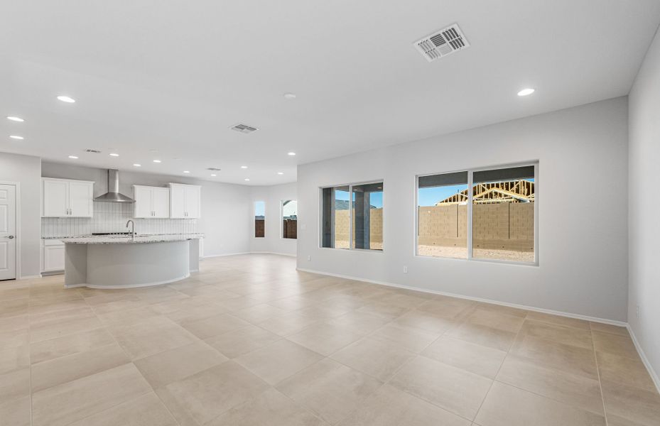 Spacious, unfurnished interior of a new home in Parkside at Anthem at Merrill Ranch, Florence (Image 23).
