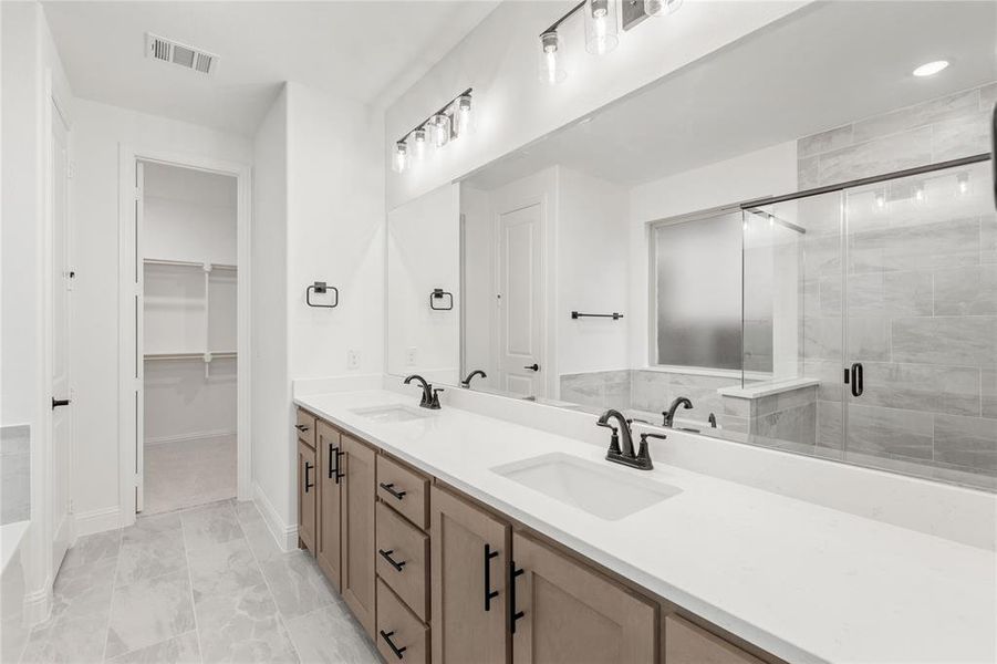 Furnished interior view inside a new home in Willow Wood, McKinney (Image 11).