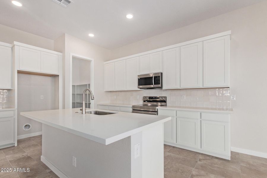 12 - Blissful Breeze 12 - Blissful Breeze