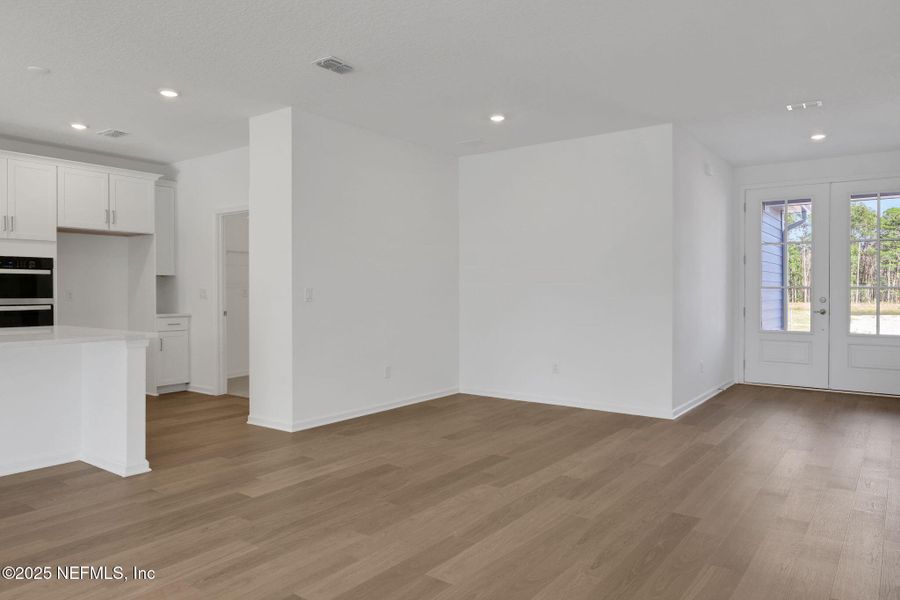 Spacious, unfurnished interior of a new home in Jennings Farm, Middleburg (Image 11). Spacious, unfurnished interior of a new home in Jennings Farm, Middleburg (Image 11).