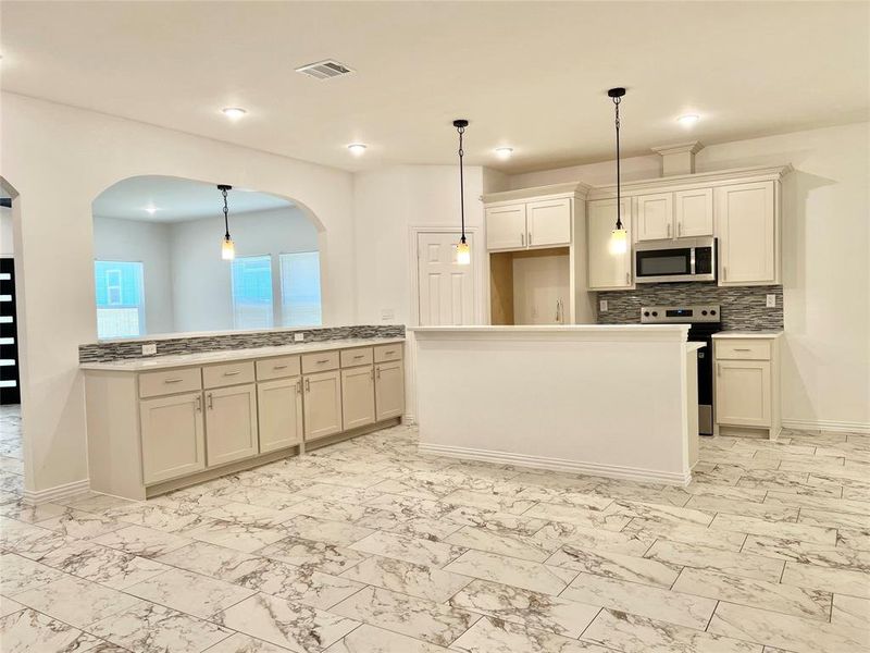 Furnished interior view inside a new home in , Dallas (Image 9).
