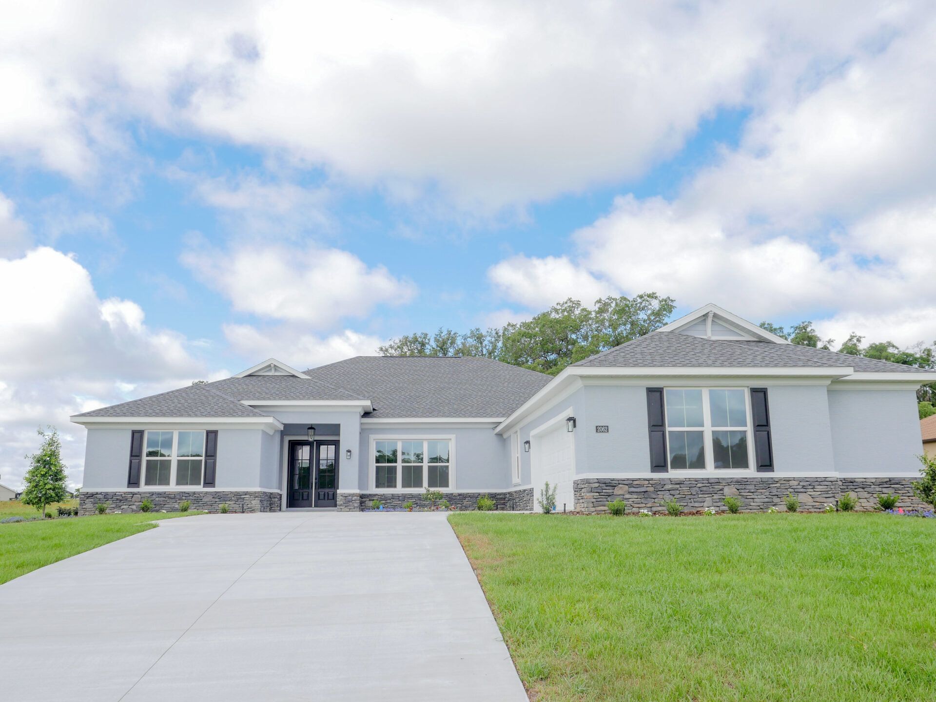 Front exterior of a home in the Oak Run community, located in Ocala, FL (Image 1). Front exterior of a home in the Oak Run community, located in Ocala, FL (Image 1).