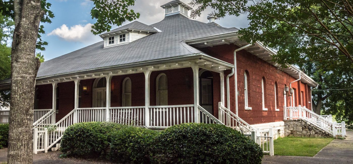 A showcase of a new construction home by T.D. Jakes Real Estate Ventures, highlighting their design and quality (Image 1). A showcase of a new construction home by T.D. Jakes Real Estate Ventures, highlighting their design and quality (Image 1).