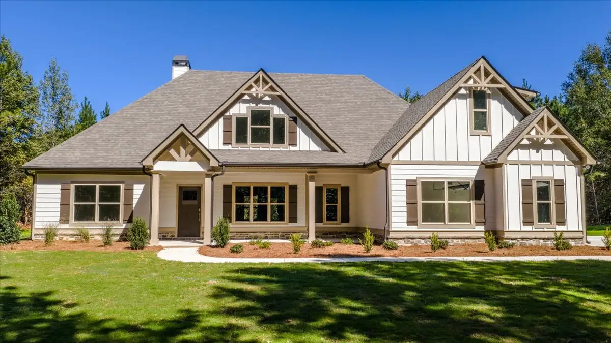 Front exterior of a home in the White Oaks community, located in The Rock, GA (Image 1).