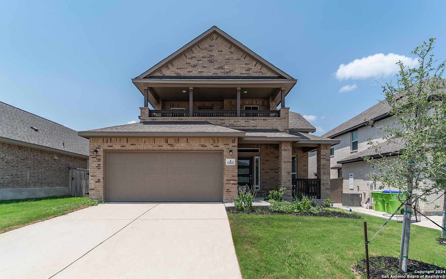 Front exterior of a new home in Arcadia Ridge, San Antonio, TX, highlighting curb appeal (Image 1). Front exterior of a new home in Arcadia Ridge, San Antonio, TX, highlighting curb appeal (Image 1).