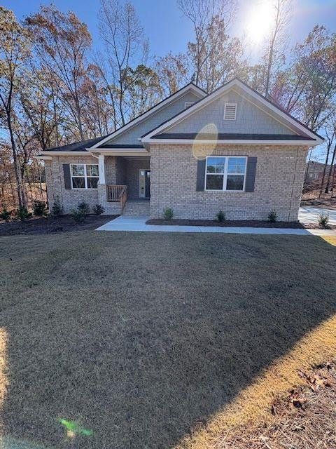 Exterior details and patio area of a home in Tuscany Hills, Douglasville (Image 1).