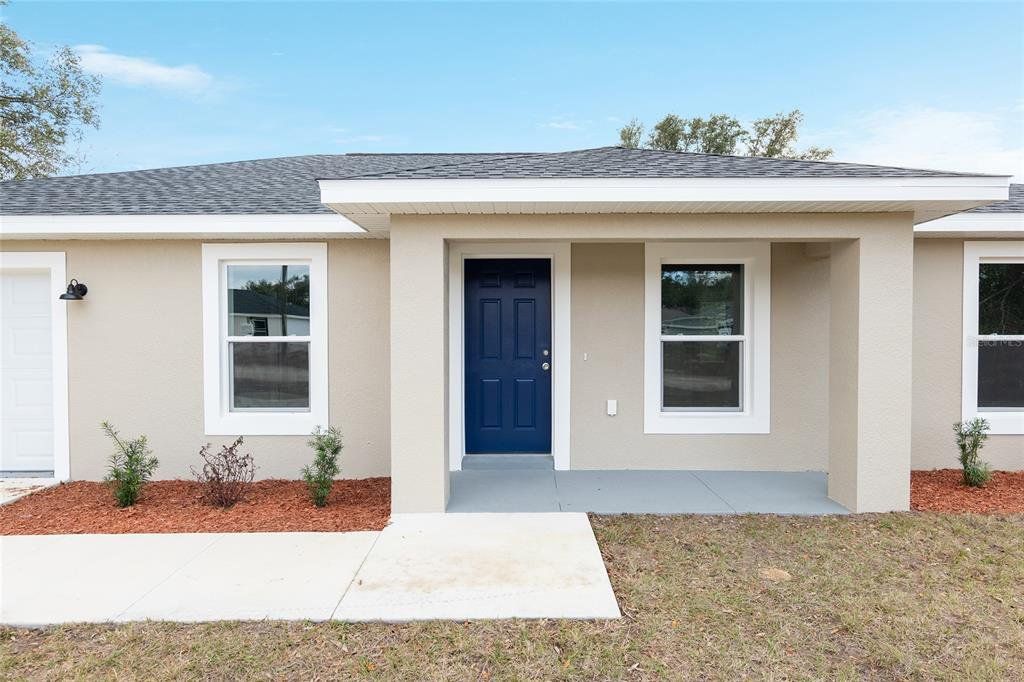 Exterior details and patio area of a home in , Dunnellon (Image 1). Exterior details and patio area of a home in , Dunnellon (Image 1).