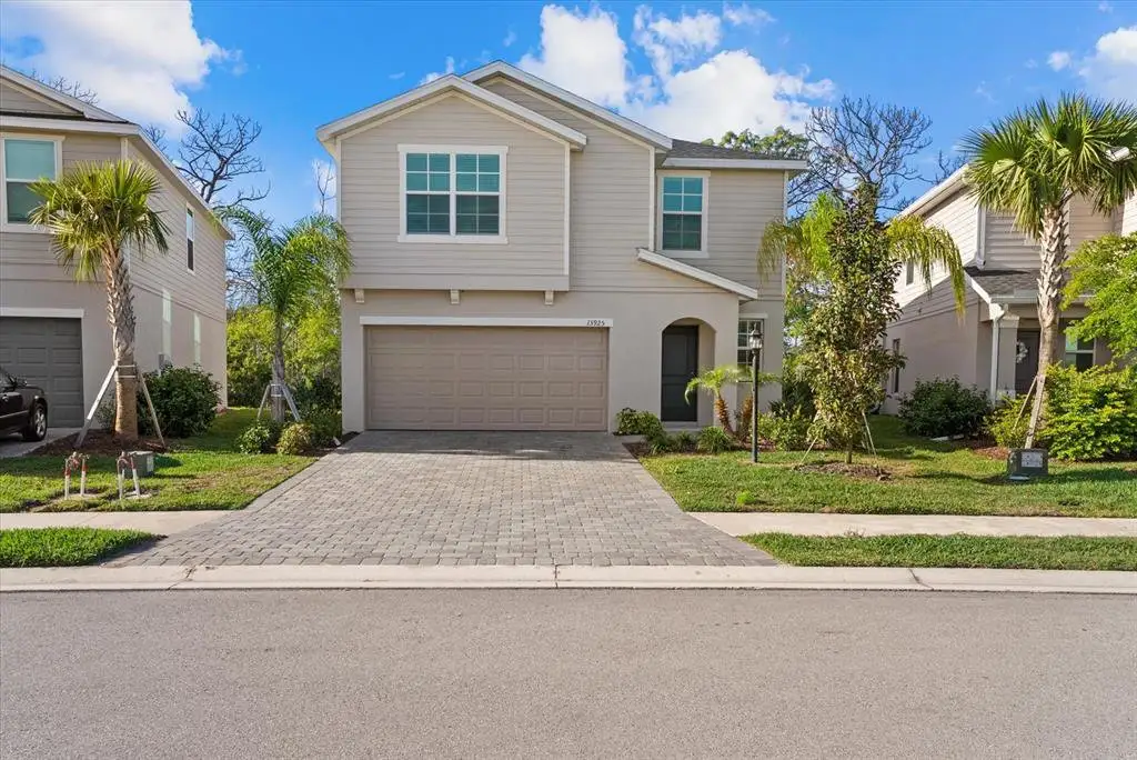 Front exterior of a new home in , Bradenton, FL, highlighting curb appeal (Image 1). Front exterior of a new home in , Bradenton, FL, highlighting curb appeal (Image 1).