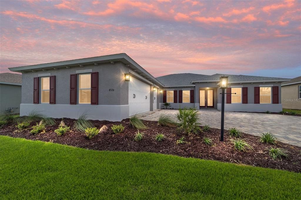 Exterior details and patio area of a home in , Ocala (Image 1). Exterior details and patio area of a home in , Ocala (Image 1).
