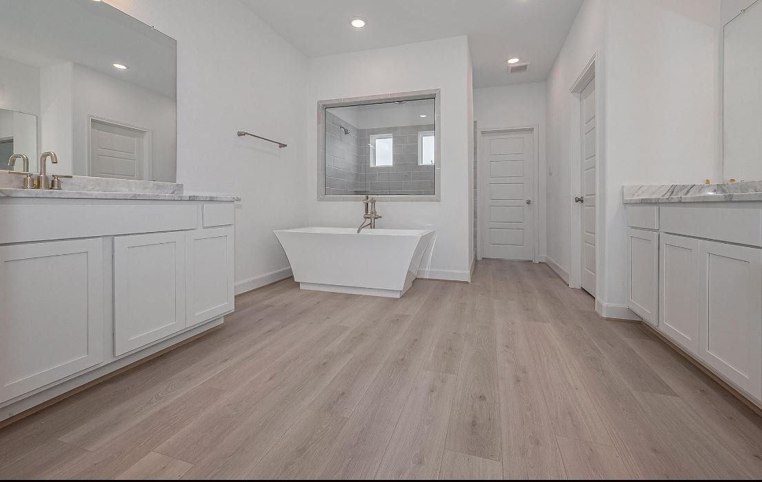 Furnished interior view inside a new home in Regents Court, Houston (Image 1). Furnished interior view inside a new home in Regents Court, Houston (Image 1).