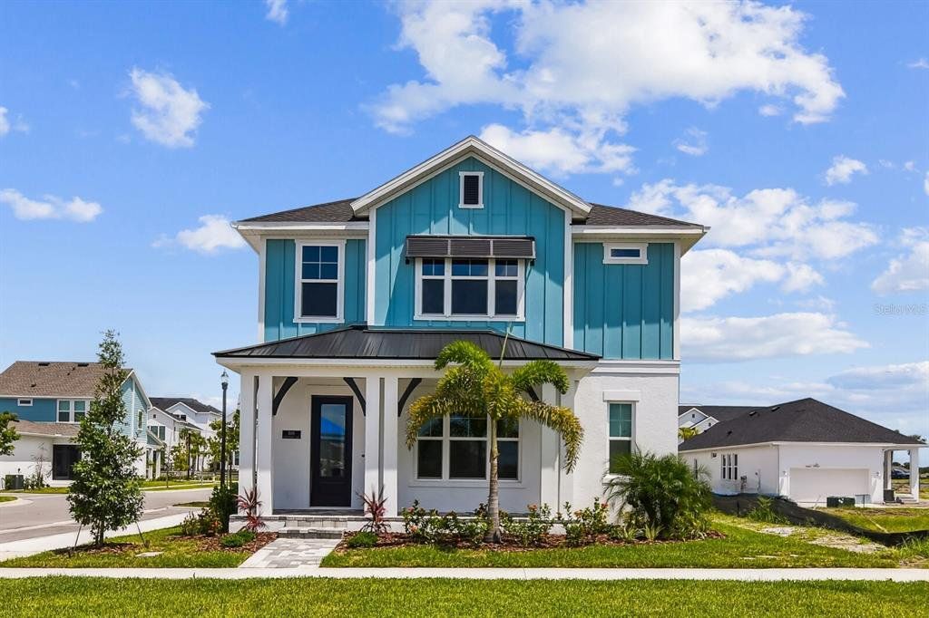 Image 1 of a home in Emerald Landing at Waterside at Lakewood Ranch – Cottage Series. Image 1 of a home in Emerald Landing at Waterside at Lakewood Ranch – Cottage Series.