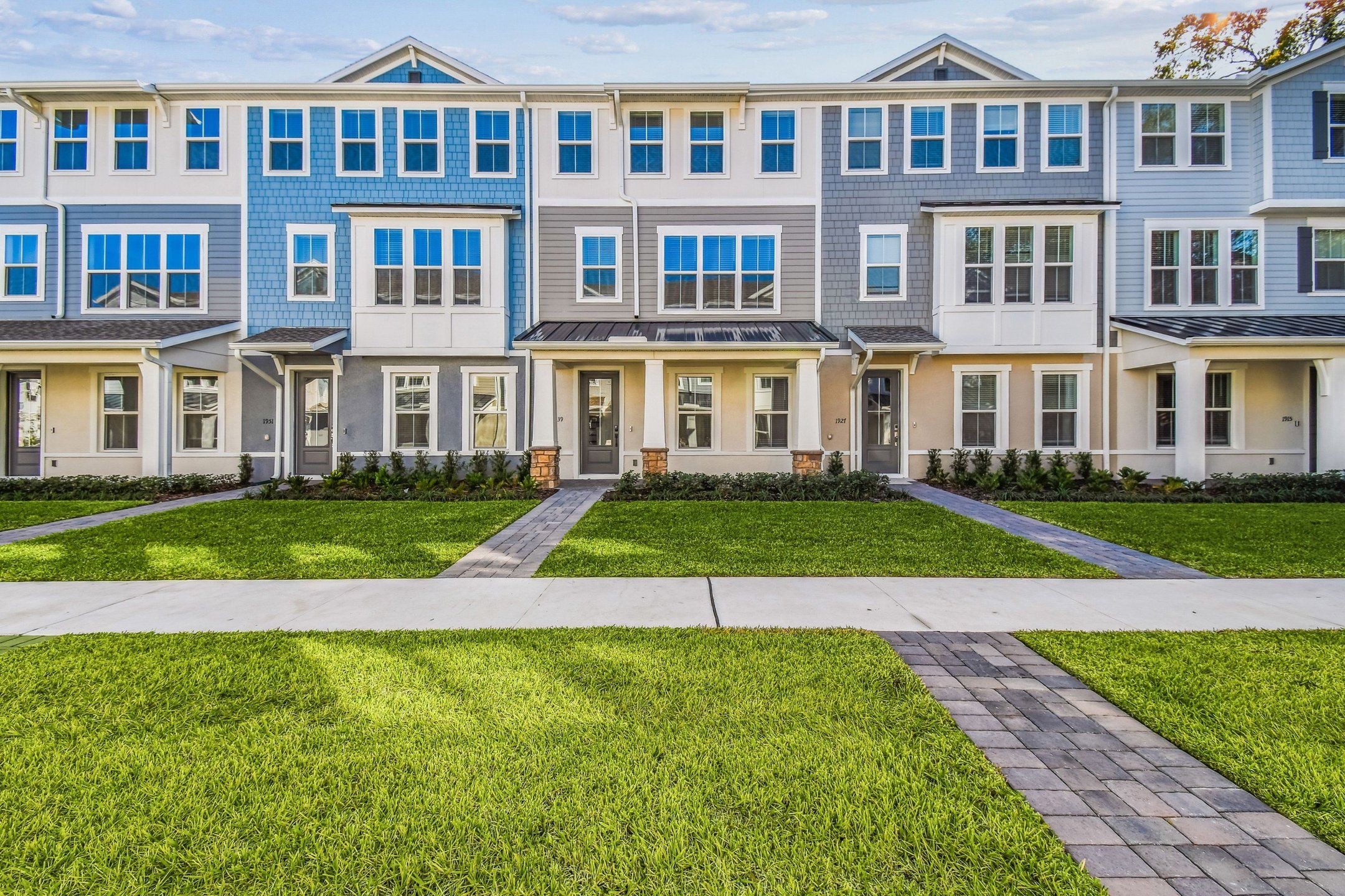 Luxurious Townhomes Luxurious Townhomes