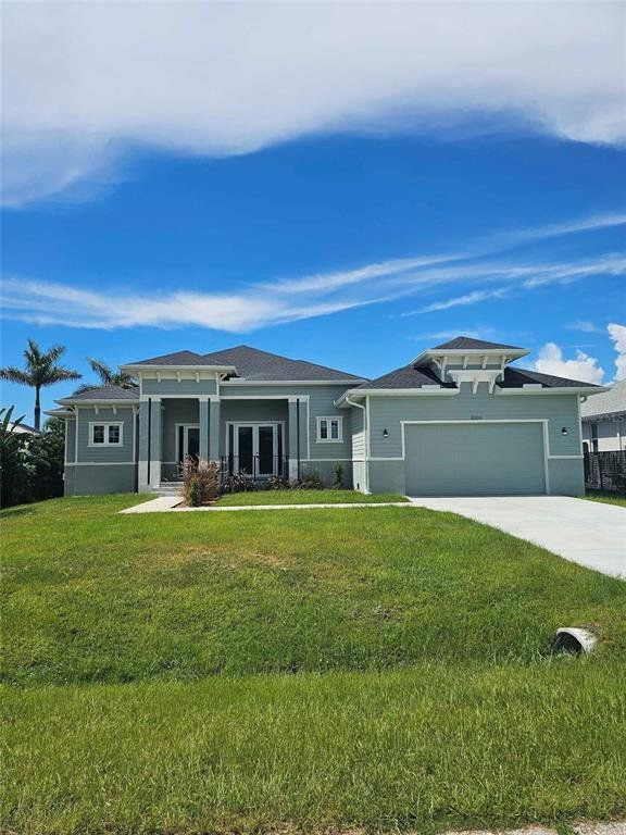 Exterior details and patio area of a home in , Port Charlotte (Image 1).