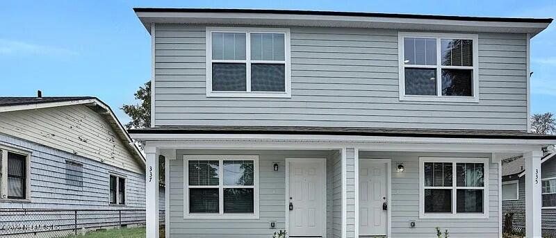 Exterior details and patio area of a home in , Jacksonville (Image 1).