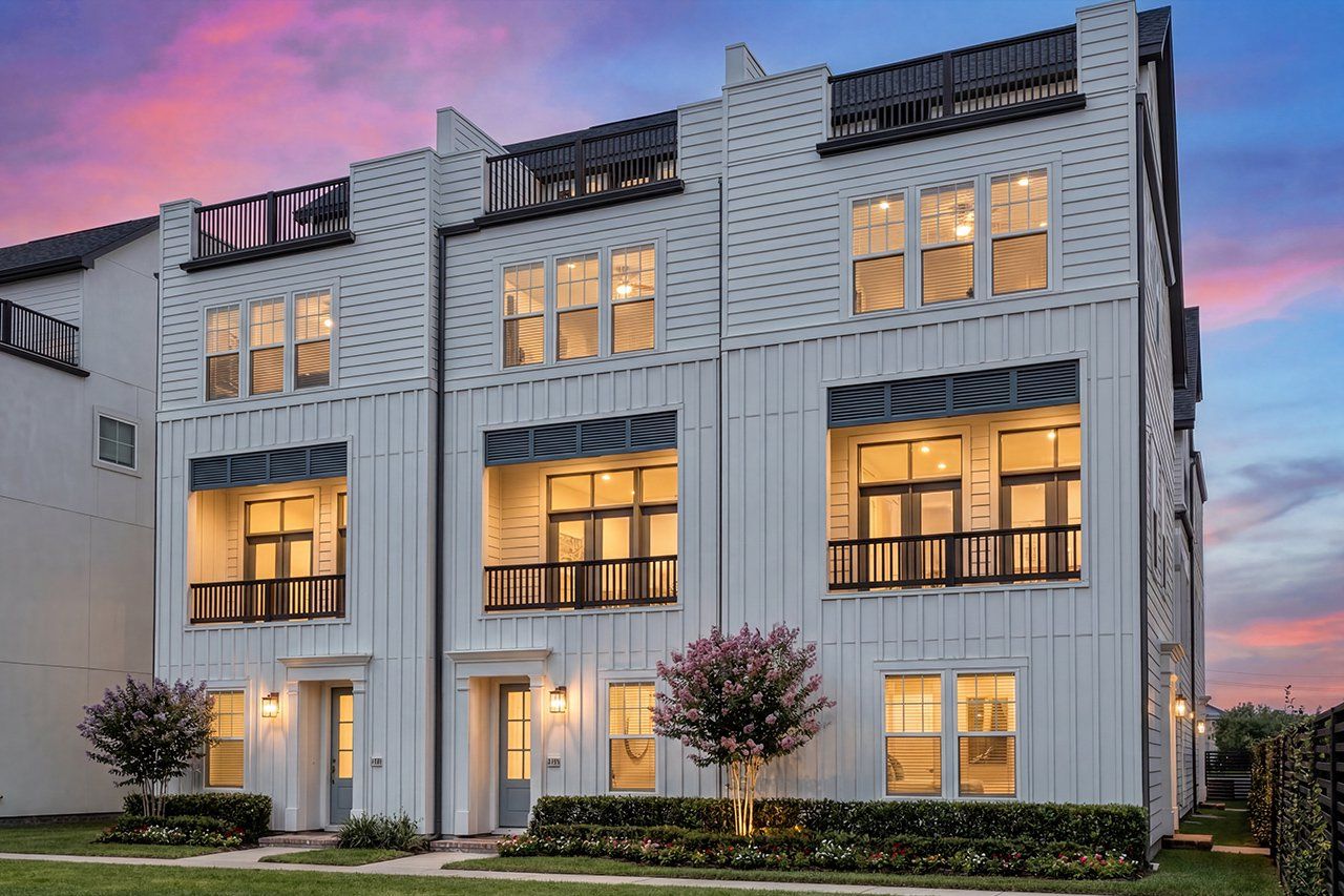 Condo located in Houston, TX showcasing its design and architecture (Image 1). Condo located in Houston, TX showcasing its design and architecture (Image 1).