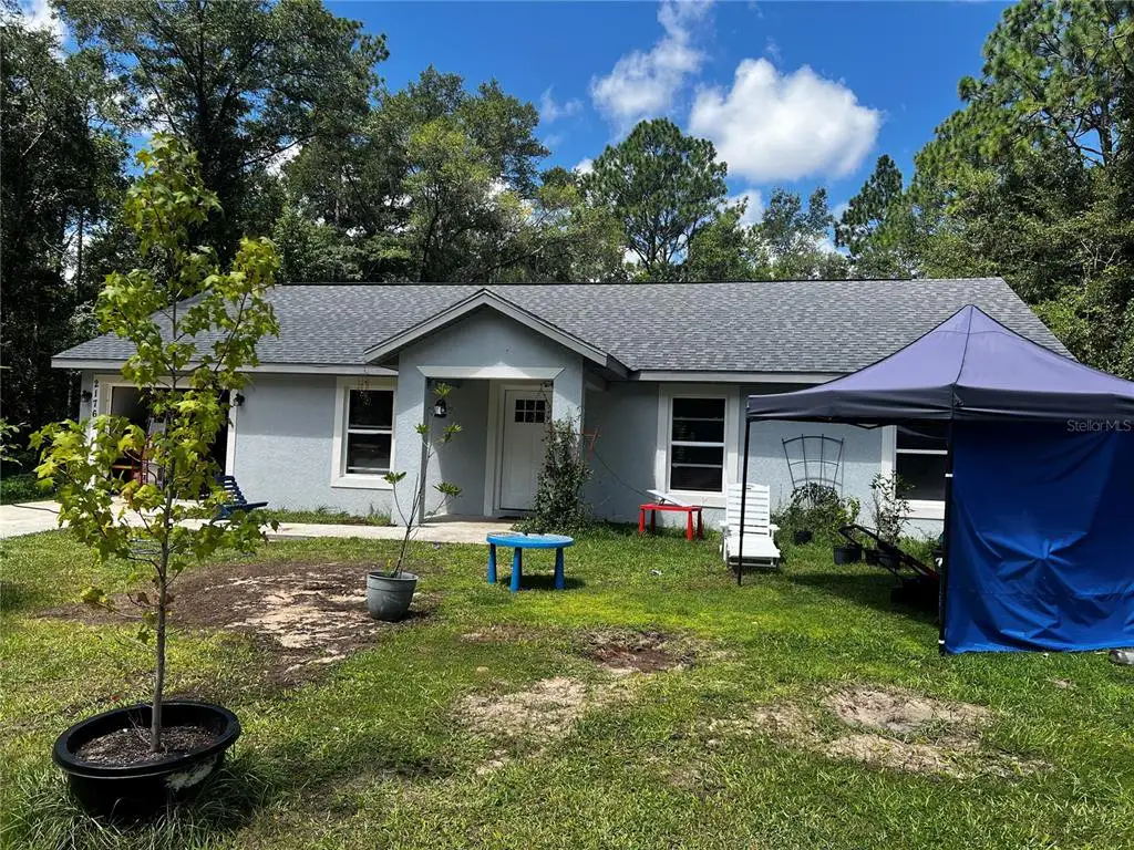 Exterior details and patio area of a home in , Ocala (Image 1). Exterior details and patio area of a home in , Ocala (Image 1).