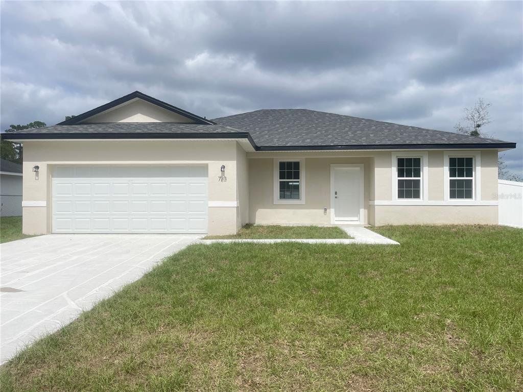 Exterior details and patio area of a home in , Ocala (Image 1). Exterior details and patio area of a home in , Ocala (Image 1).