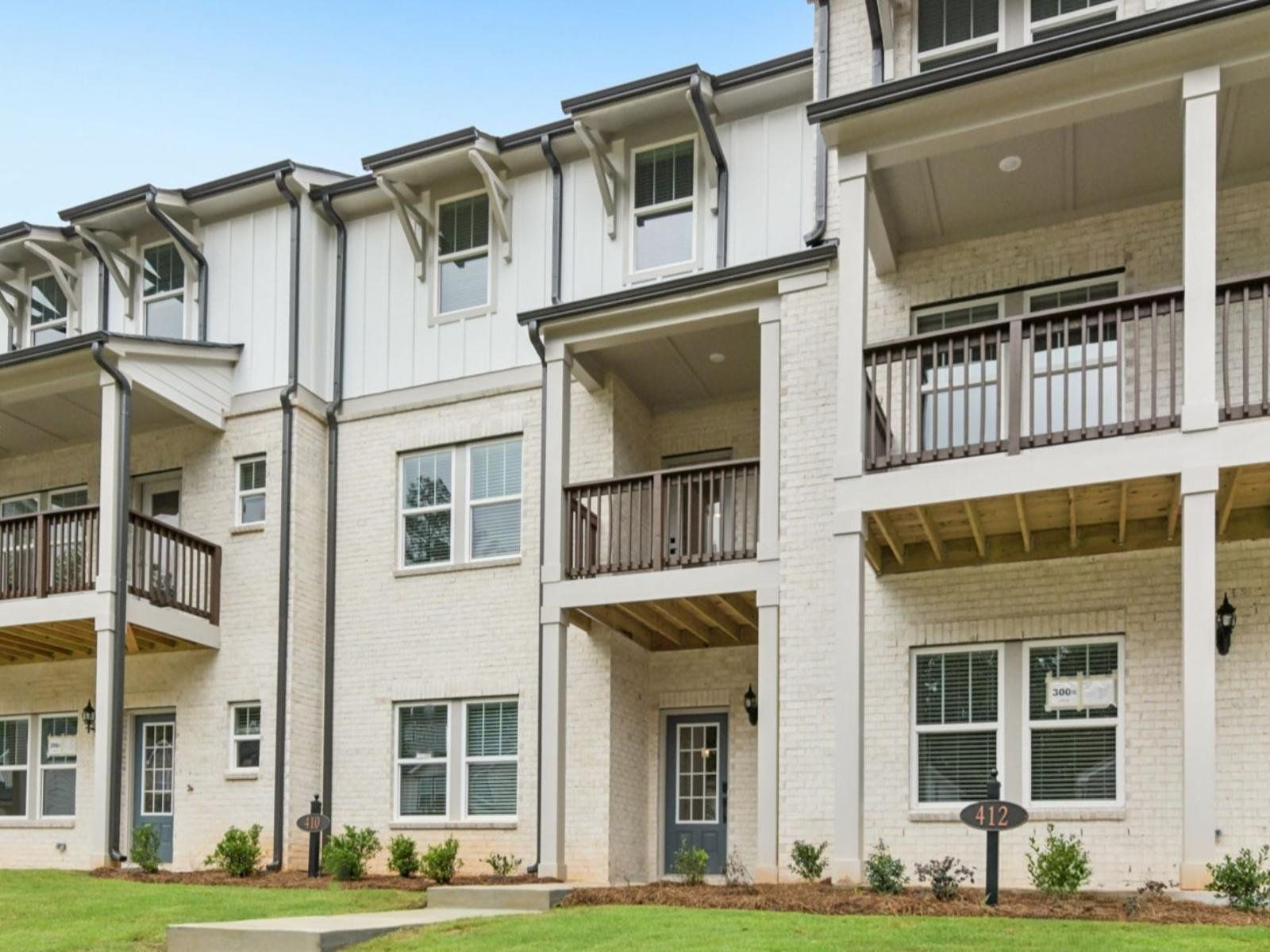 Representative exterior photo of a completed home built from the Ashland Basement by Meritage Homes in Martin Springs - Highland Series, Lawrenceville, GA (Image 1).