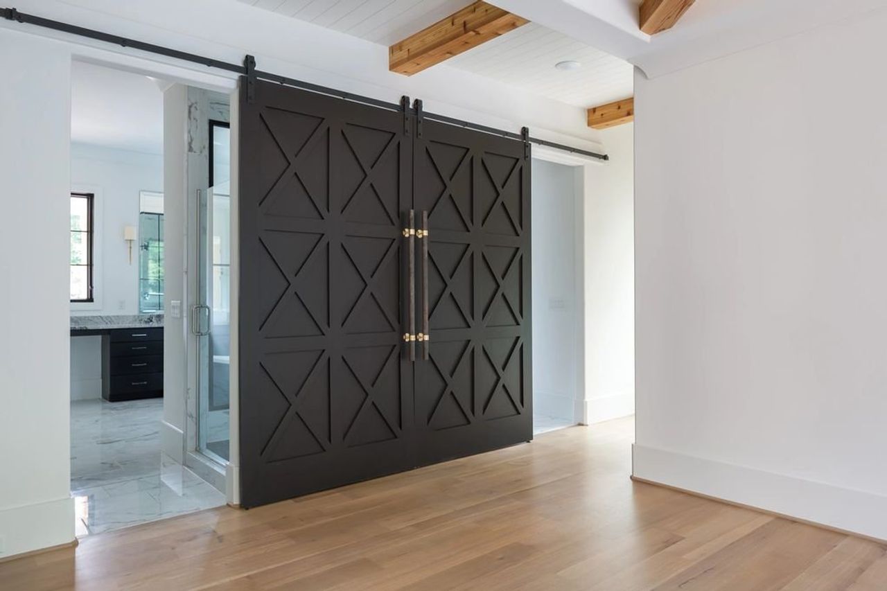 A showcase of a new construction home by Grande Manor Homes, highlighting their design and quality (Image 2).