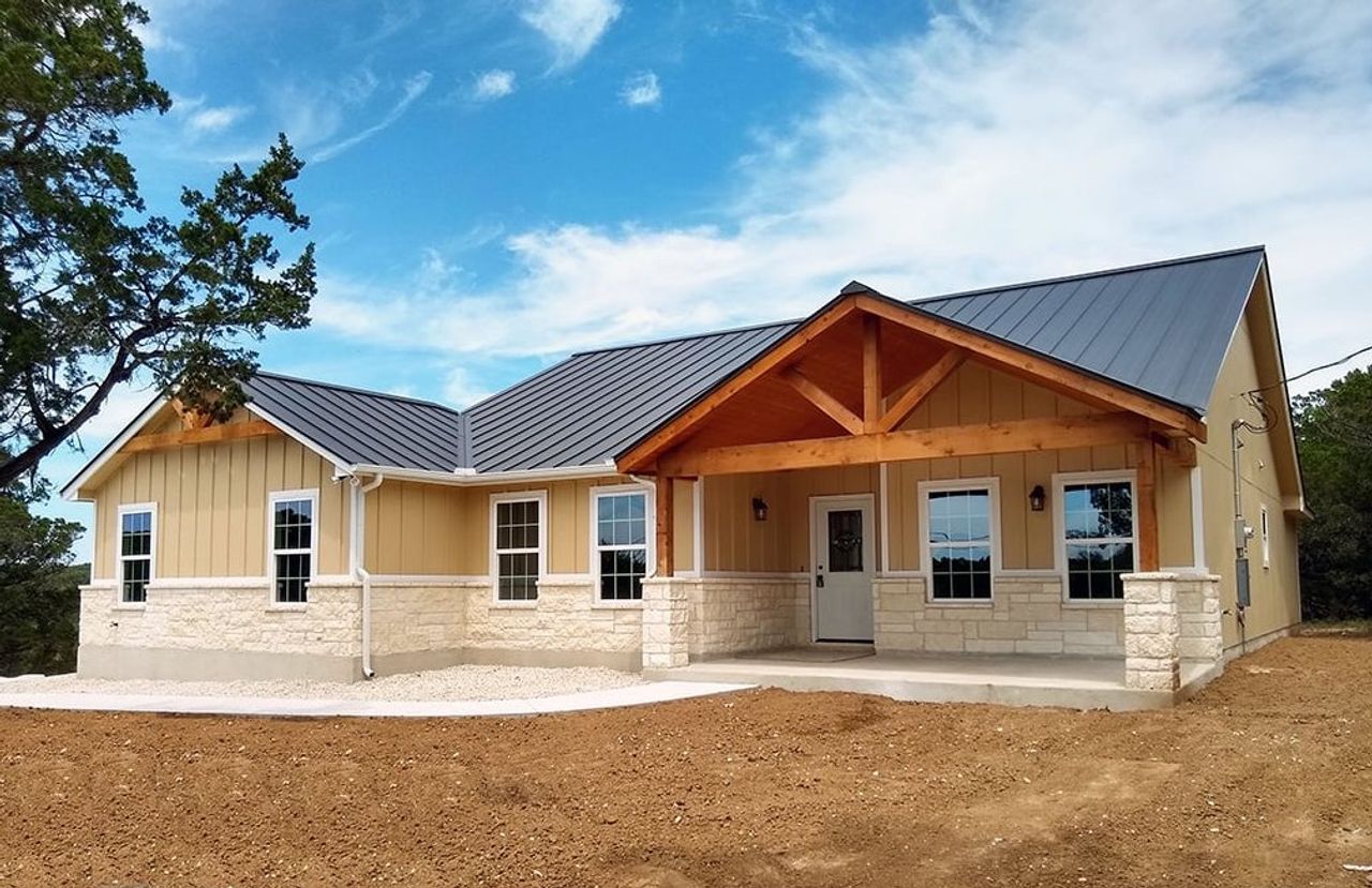 A showcase of a new construction home by Hamon Homes, Inc., highlighting their design and quality (Image 2).