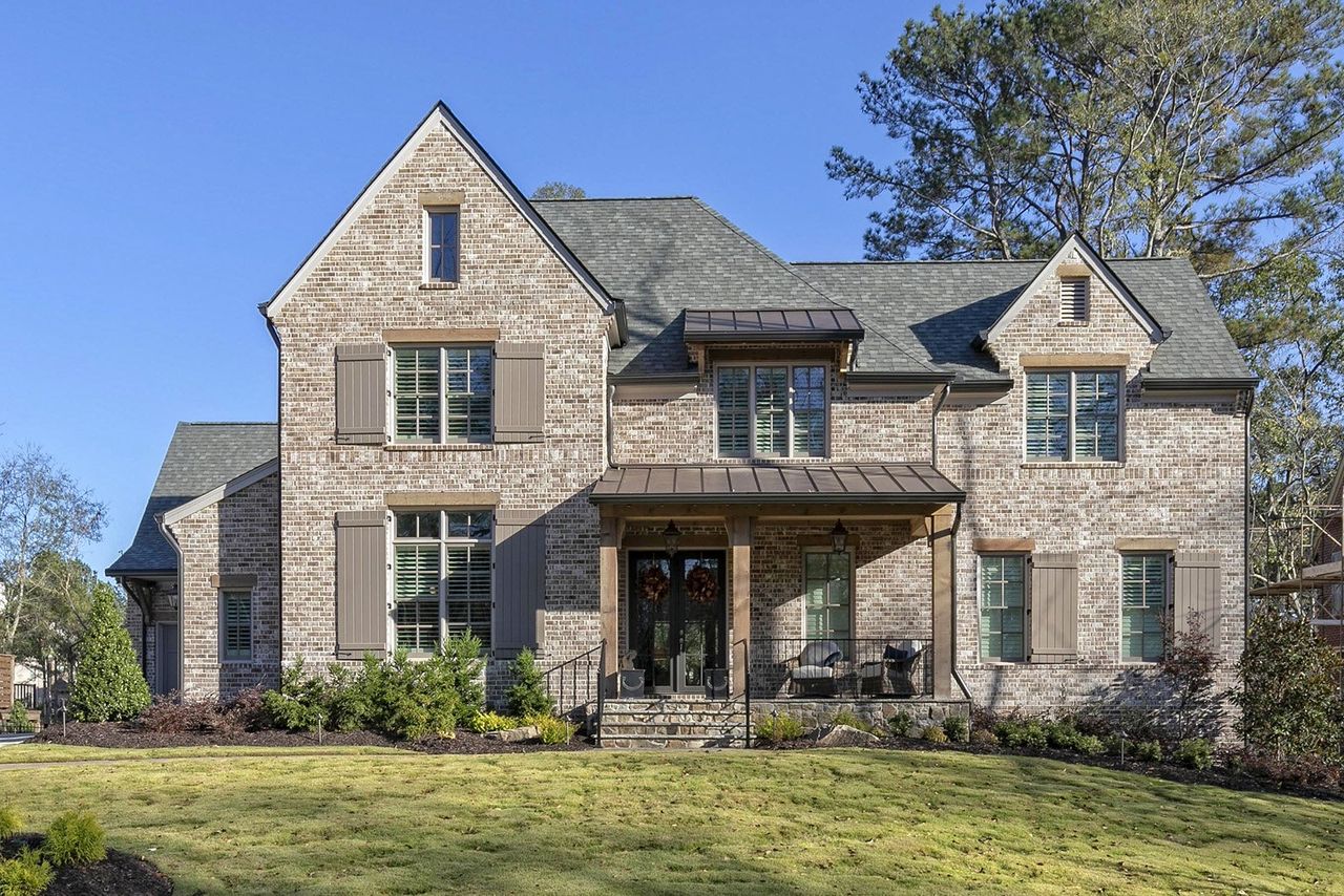 A showcase of a new construction home by Cresthaven, highlighting their design and quality (Image 2).