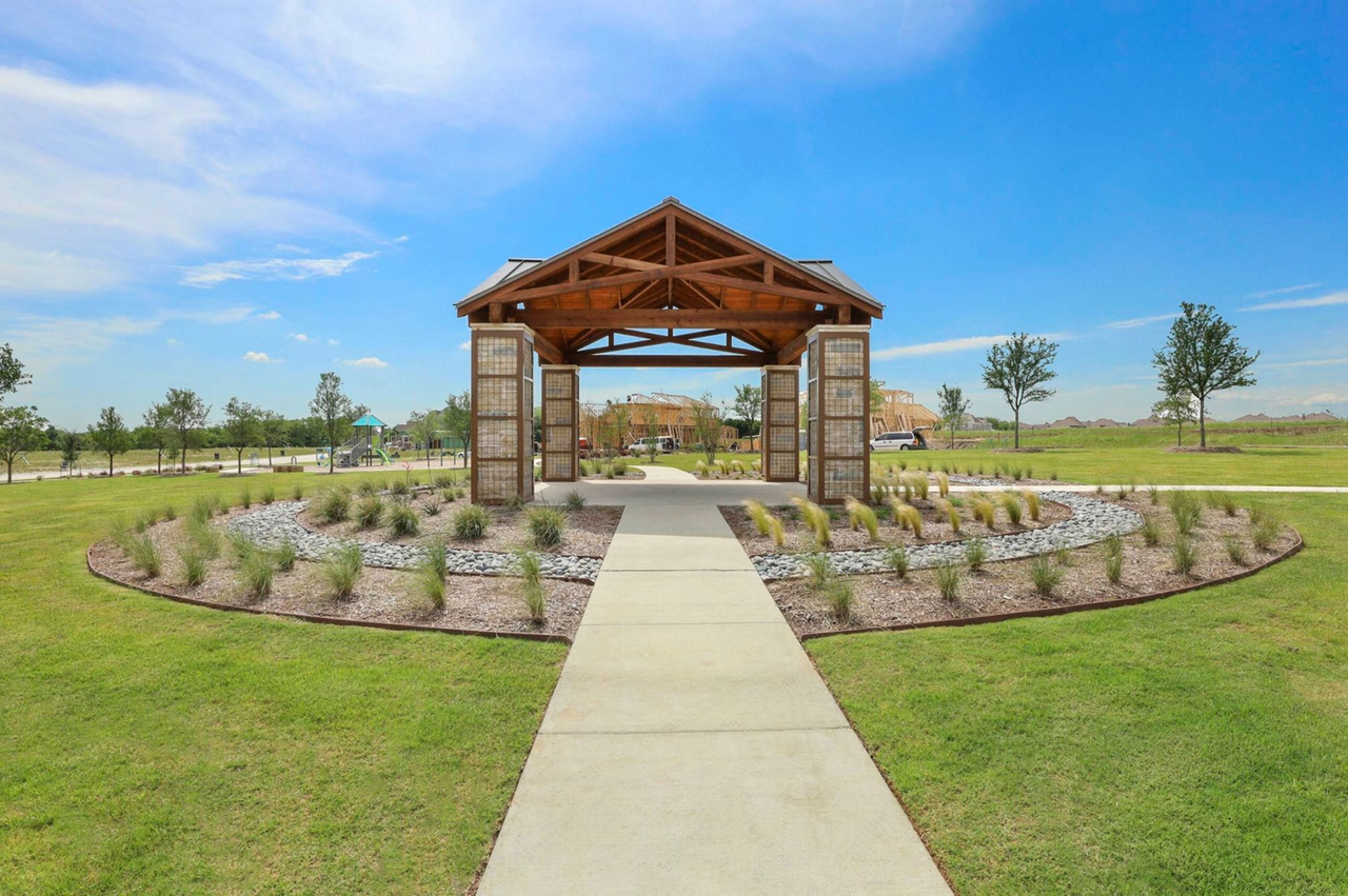 Image 2 of the Edgewood community in Frisco, TX.
