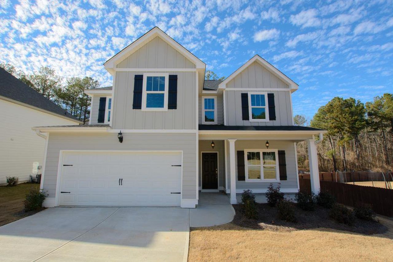 Front exterior of a home in the Lauren Heights community, located in Bremen, GA (Image 2). Front exterior of a home in the Lauren Heights community, located in Bremen, GA (Image 2).