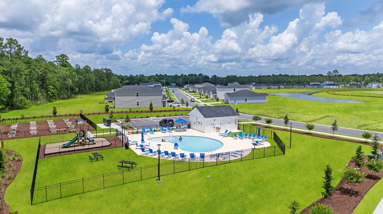 Warner Crossing Amenity Pool 1of2