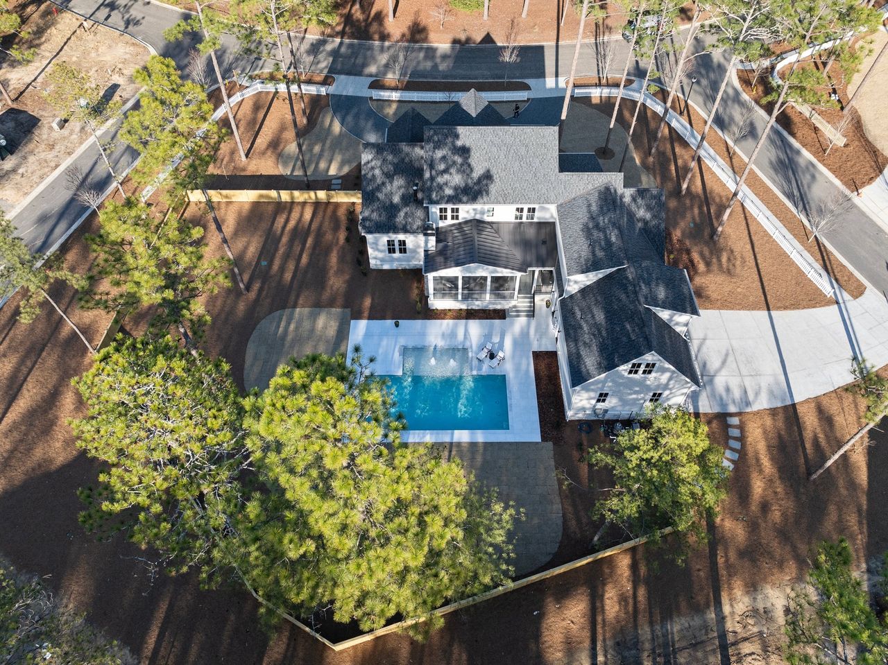 Community amenity available to residents of Hollycrest in Pinehurst (Image 2).