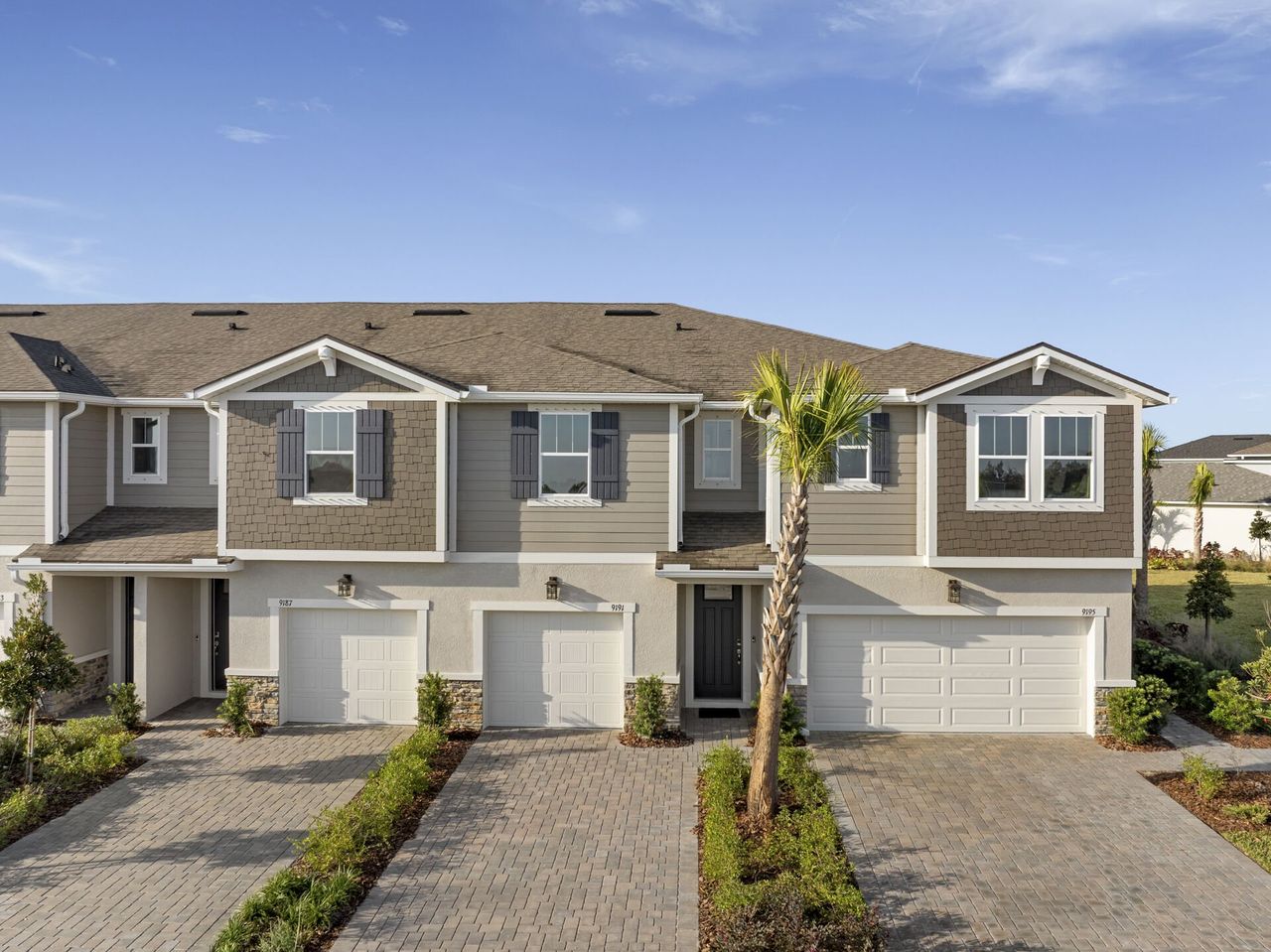 Front exterior of a home in the Chickasaw Villas community, located in Orlando, FL (Image 2).
