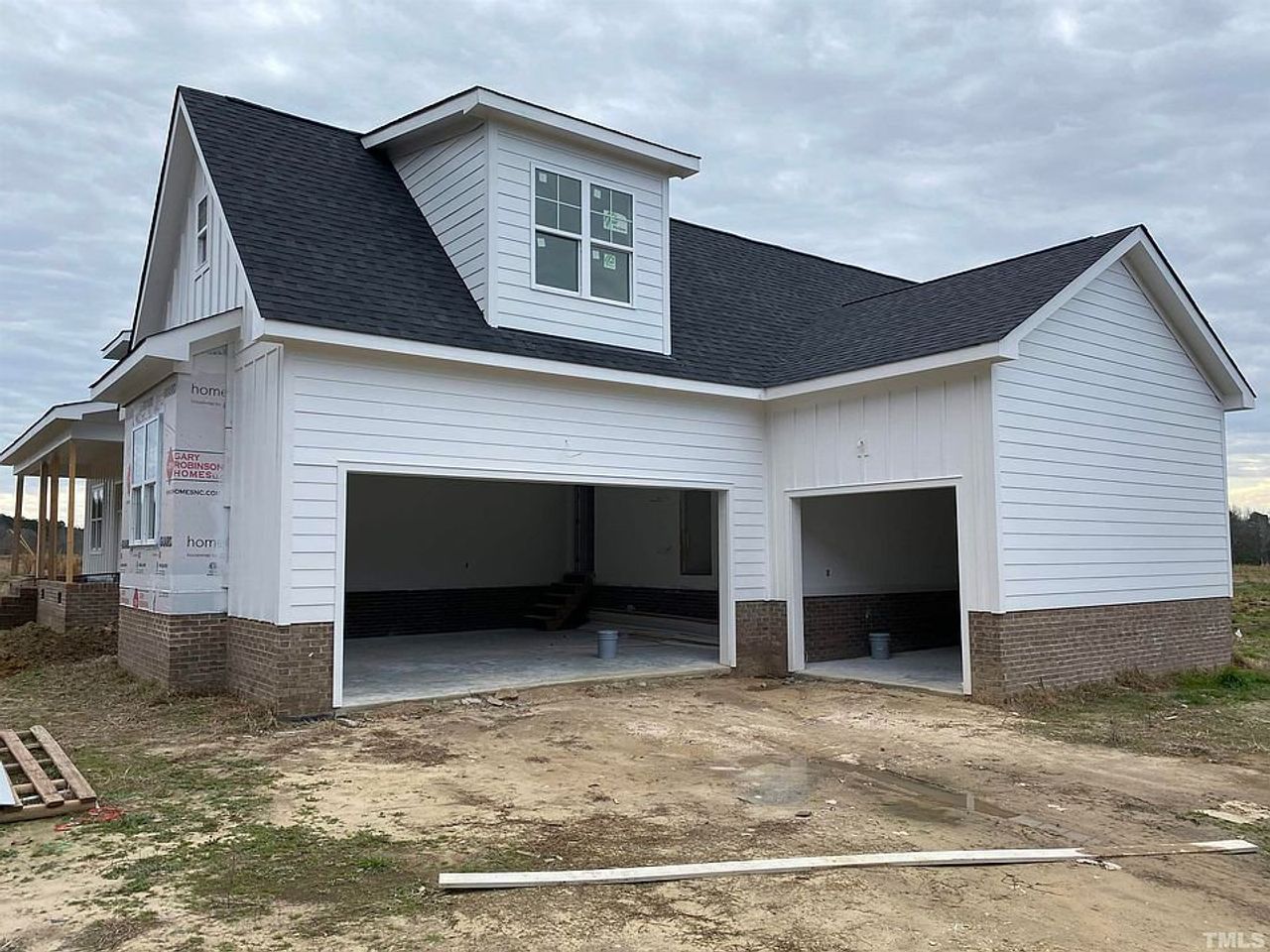 Image 2 of the Lakewood community in Four Oaks, NC.