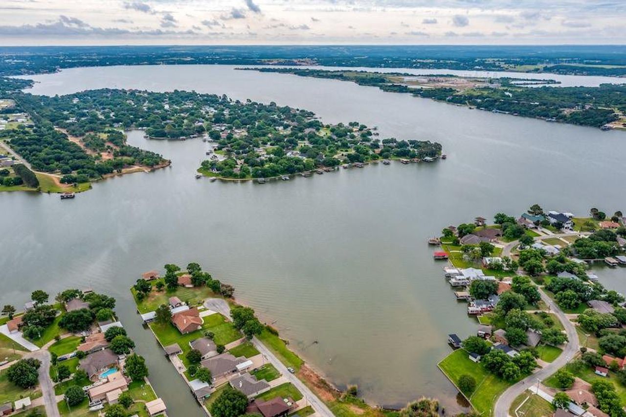 Image 2 of the Hood County community in Granbury, TX. Image 2 of the Hood County community in Granbury, TX.