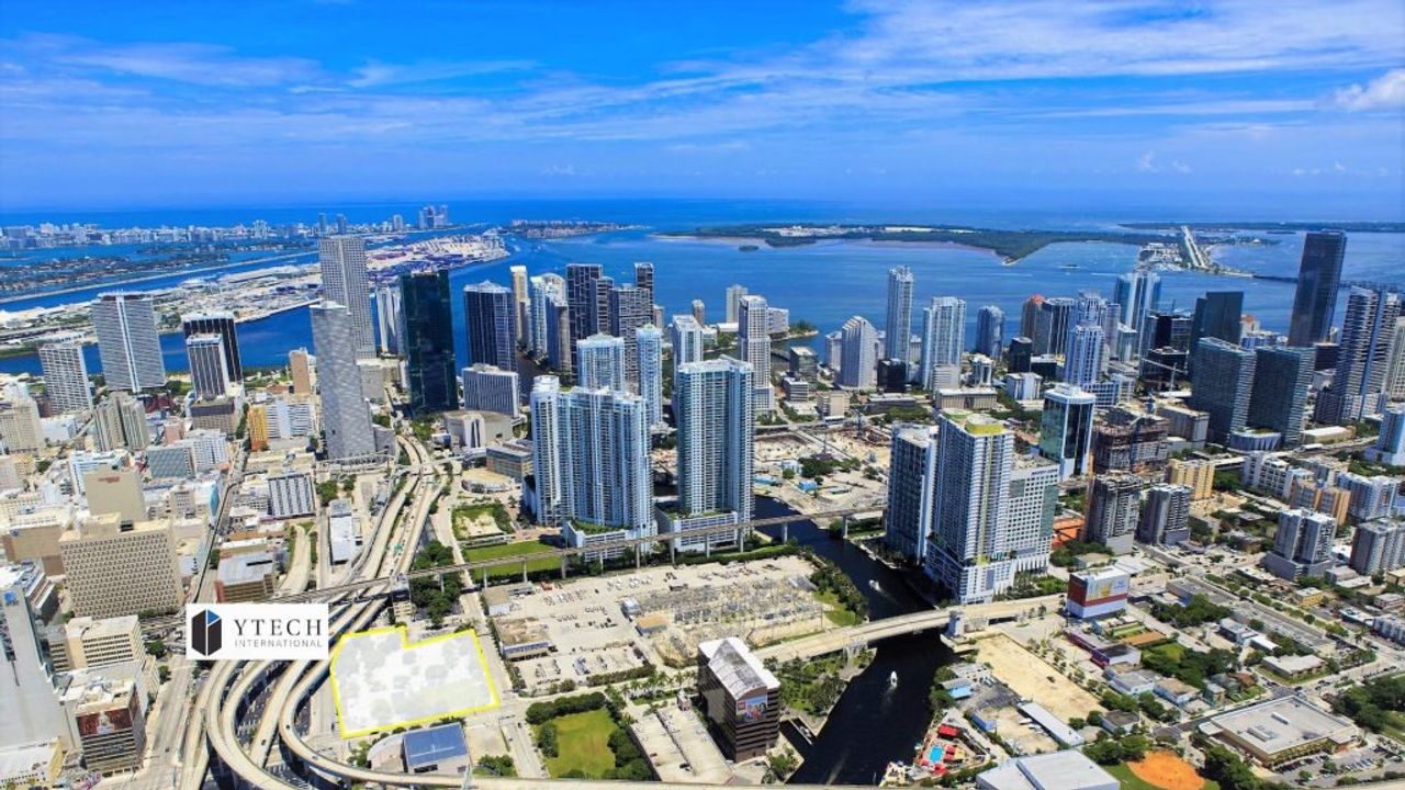 Aerial view of the 75 Broadway community in Miami, FL, showing layout and nearby surroundings (Image 2).