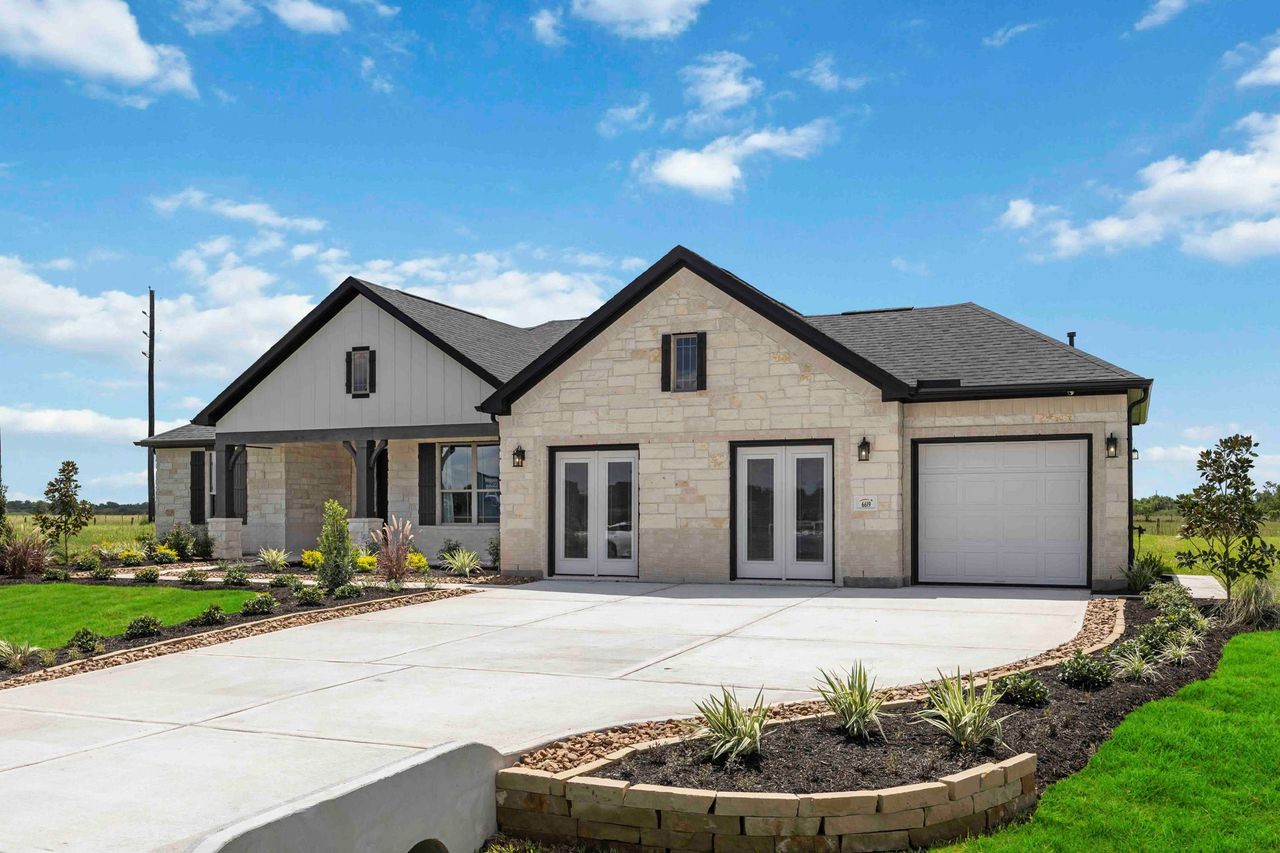 Blue Heron Estates Model Home - Arlington Floorplan - Exterior Blue Heron Estates Model Home - Arlington Floorplan - Exterior