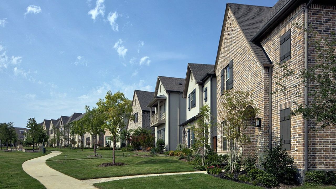 Image 2 of the Montgomery Farm Angel Field East 31s - Darling community in Allen, TX.