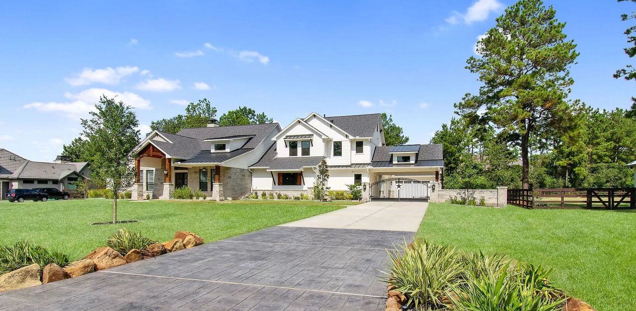 Front exterior of a home in the Willowcreek Ranch community, located in Tomball, TX (Image 2). Front exterior of a home in the Willowcreek Ranch community, located in Tomball, TX (Image 2).
