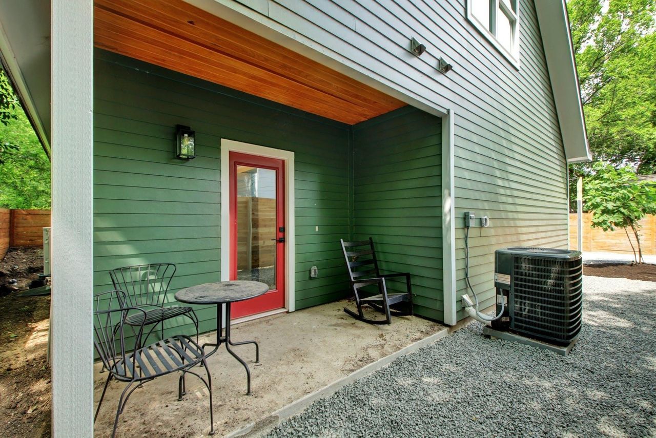 A showcase of a new construction home by Kiligray LLC, highlighting their design and quality (Image 2). A showcase of a new construction home by Kiligray LLC, highlighting their design and quality (Image 2).