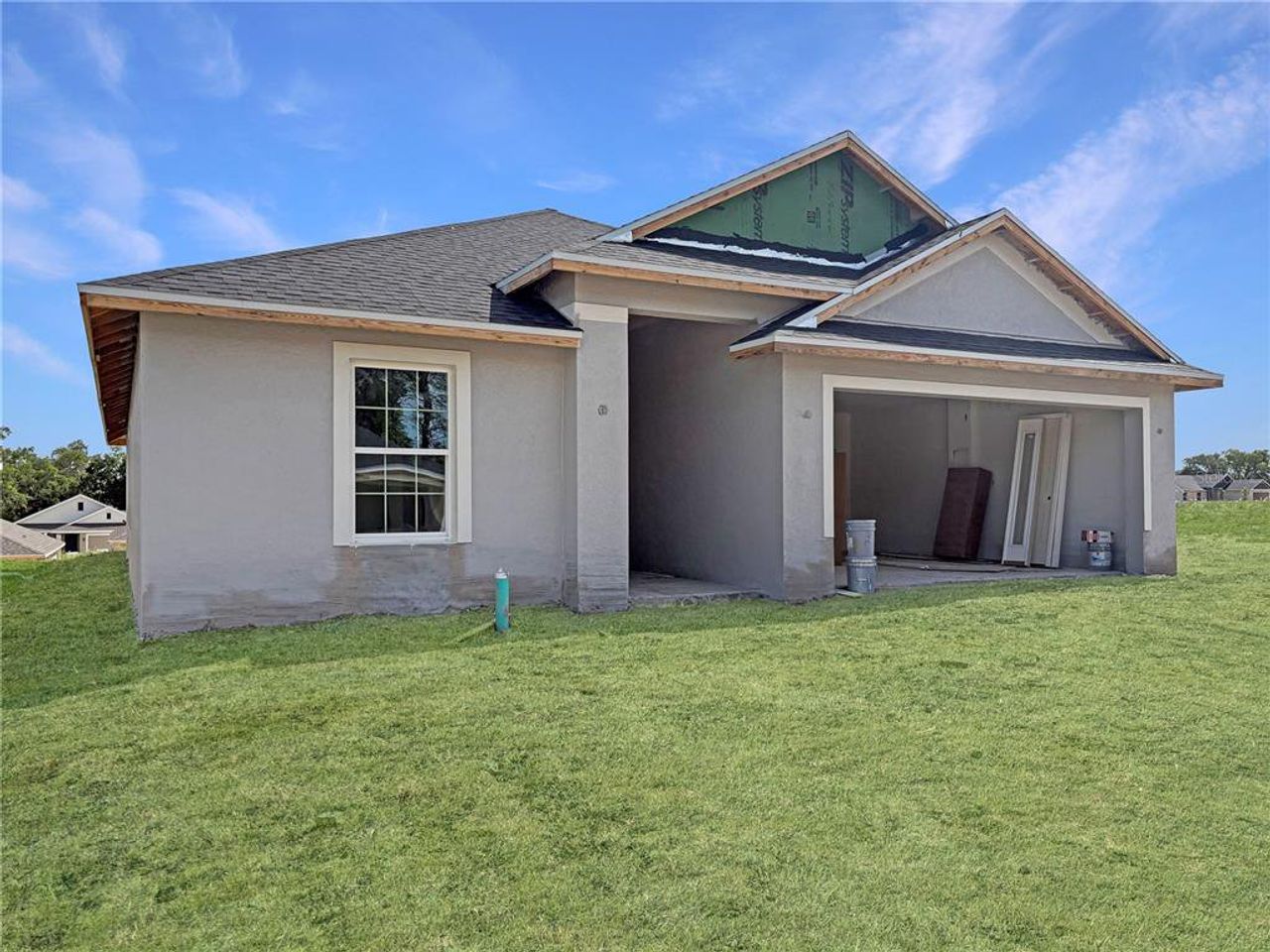 Exterior details and patio area of a home in Arbor Park, Leesburg (Image 2).