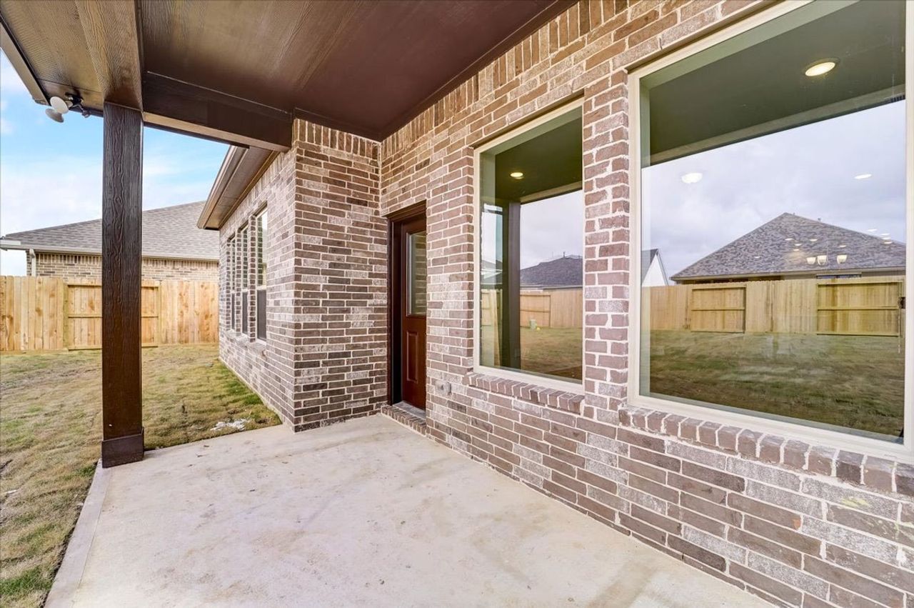 Representative unfurnished interior of a home built from the The Thornleigh by David Weekley Homes in Jordan Ranch 45' Homesites, Fulshear (Image 2). Representative unfurnished interior of a home built from the The Thornleigh by David Weekley Homes in Jordan Ranch 45' Homesites, Fulshear (Image 2).
