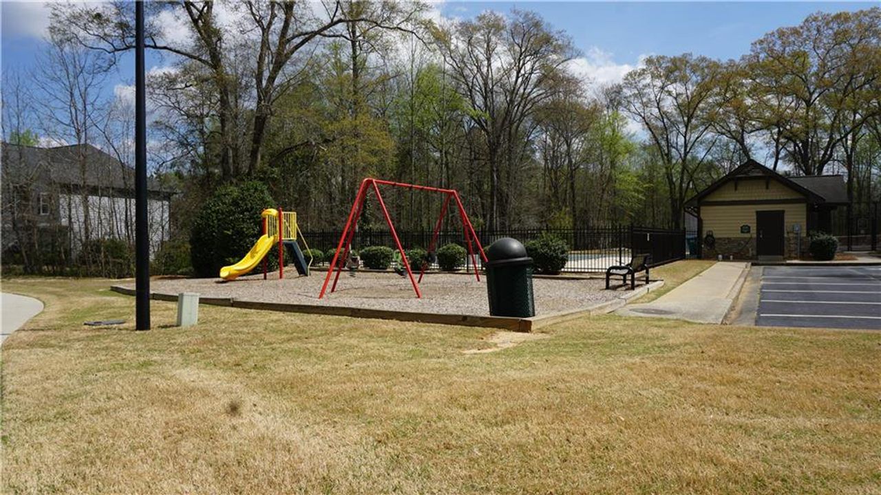 Community amenities in , Austell (Image 2).