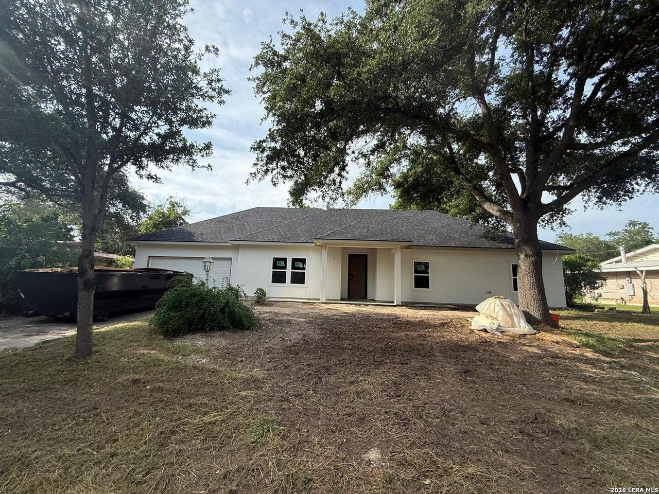 Exterior details and patio area of a home in , Windcrest (Image 2).