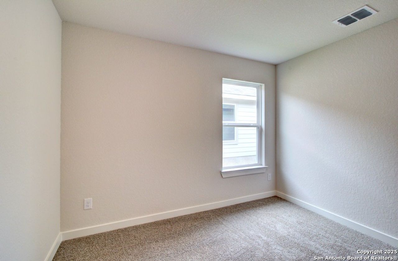 Spacious, unfurnished interior of a new home in Cloud Country, New Braunfels (Image 2). Spacious, unfurnished interior of a new home in Cloud Country, New Braunfels (Image 2).