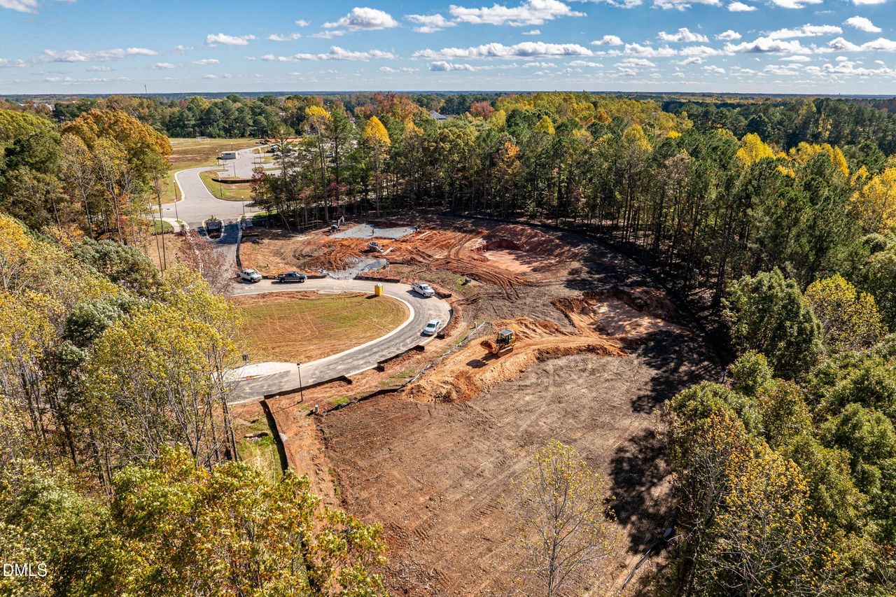 24-Flowers Plantation - Fischer Homes_24