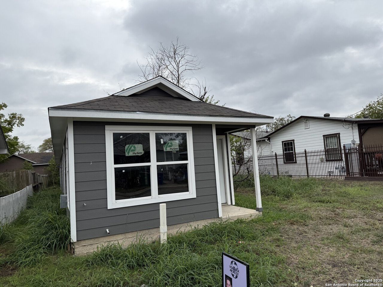 Exterior details and patio area of a home in , San Antonio (Image 2).