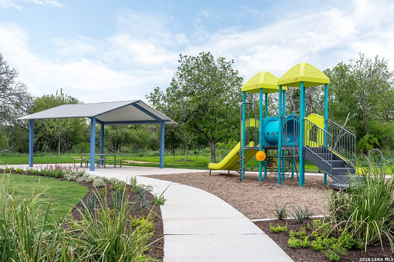 Community amenities in Spanish Trails Villas, San Antonio (Image 2).