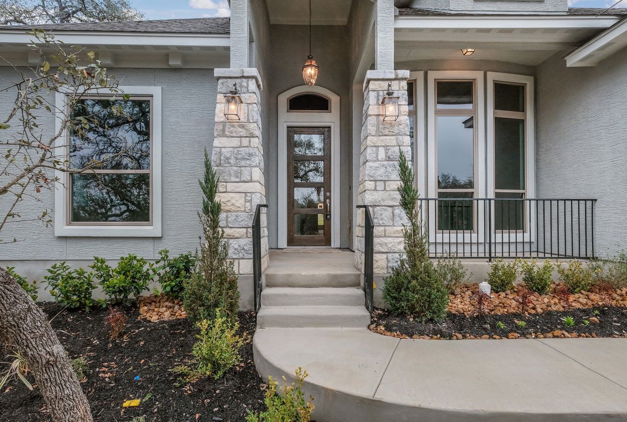 Representative exterior details of a home built from the The Matterhorn by Whitestone Custom Homes in Johnson Ranch, Bulverde (Image 2).