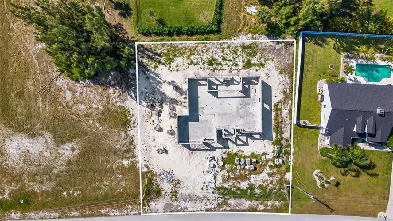 Site preparation for new homesites in , Cape Coral (Image 2).