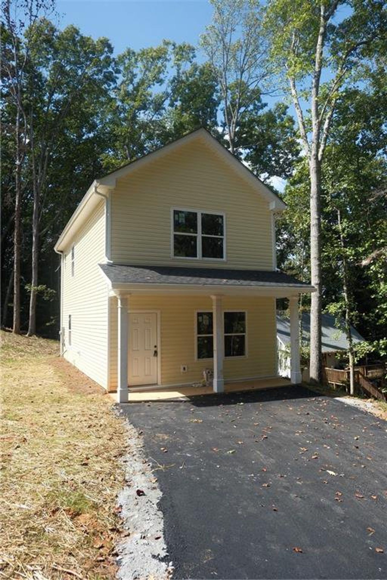 Exterior details and patio area of a home in , Gainesville (Image 2).