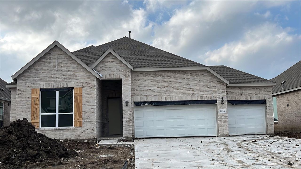 **not actual home** Representative of same floorplan and elevation**