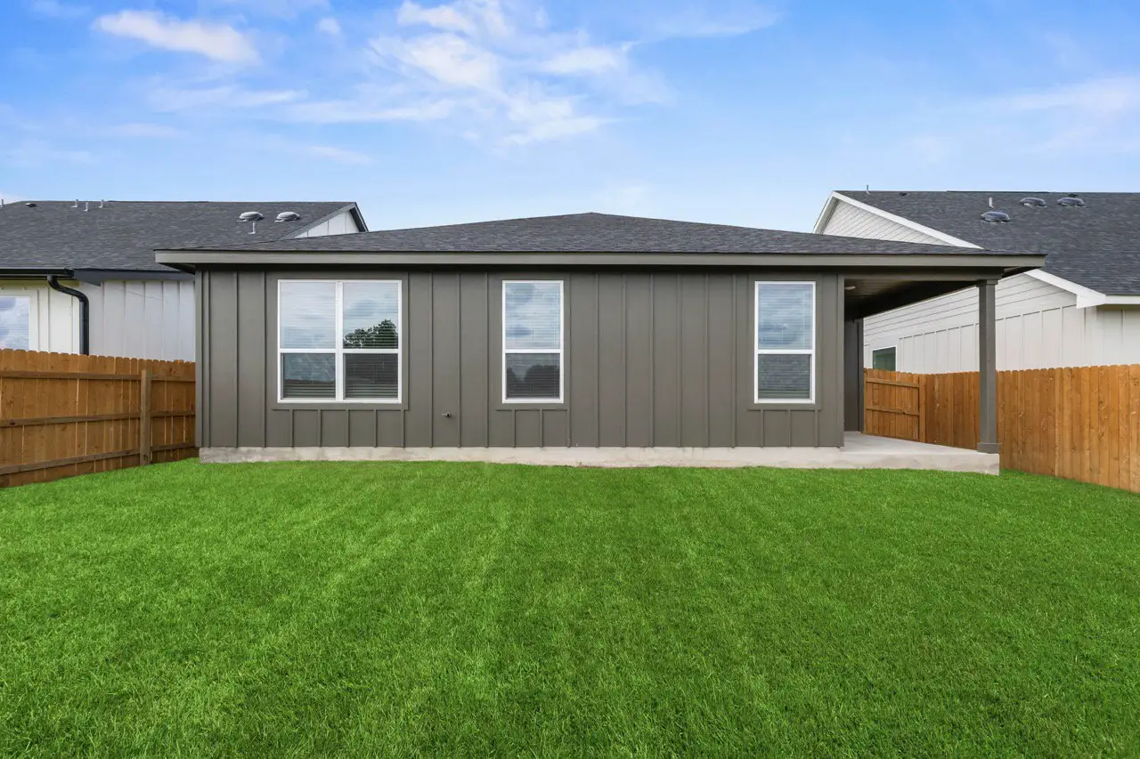 Exterior details and patio area of a home in Rancho San Gabriel, Georgetown (Image 2).